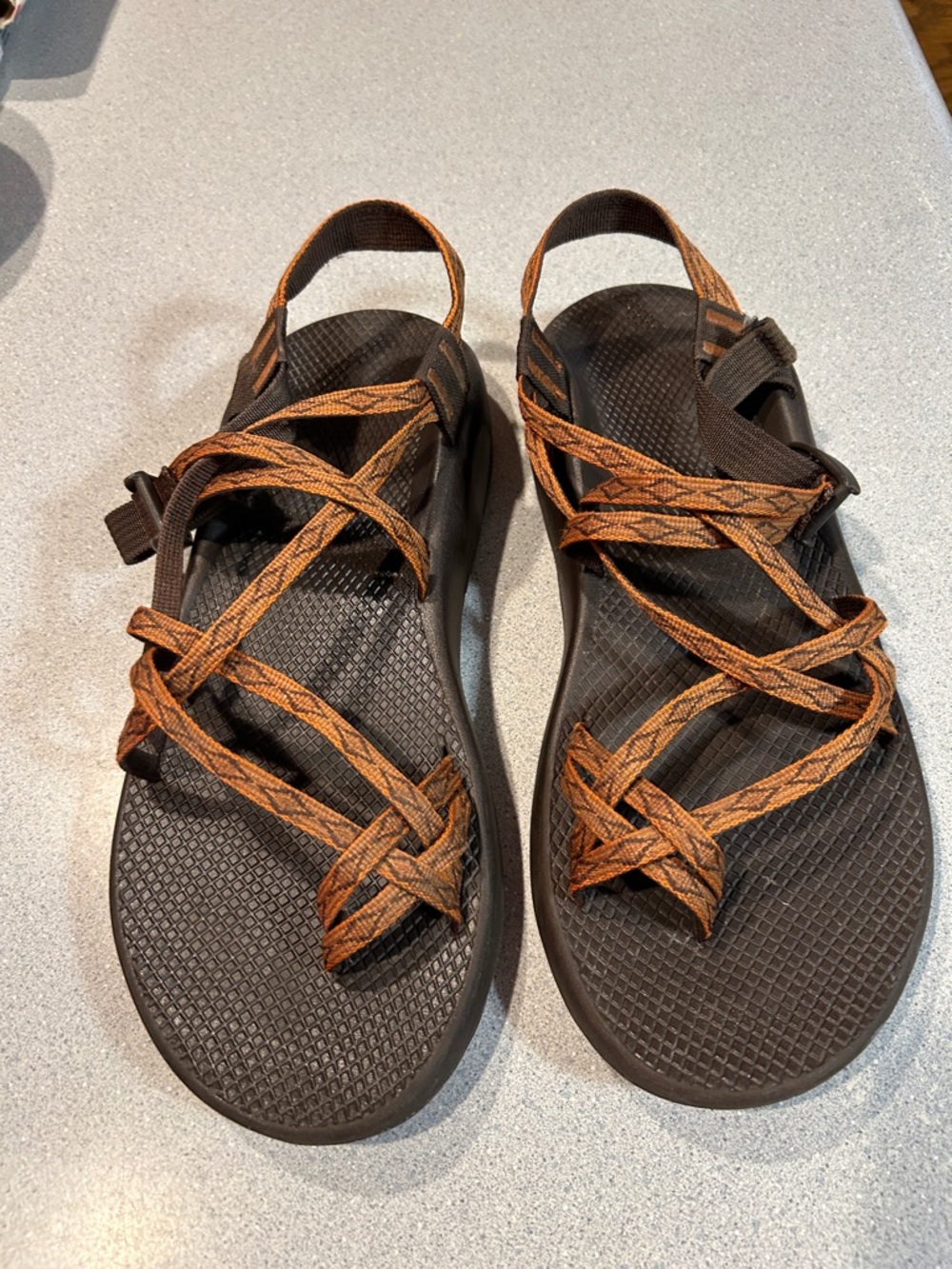 Men’s Chaco Z7/2 Sz 13 Classic Adjustable Strap Outdoor Sandal in Brown & Orange
